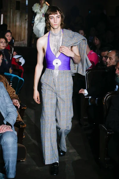 Look 76